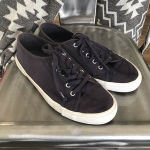 Old Navy Canvas Sneakers